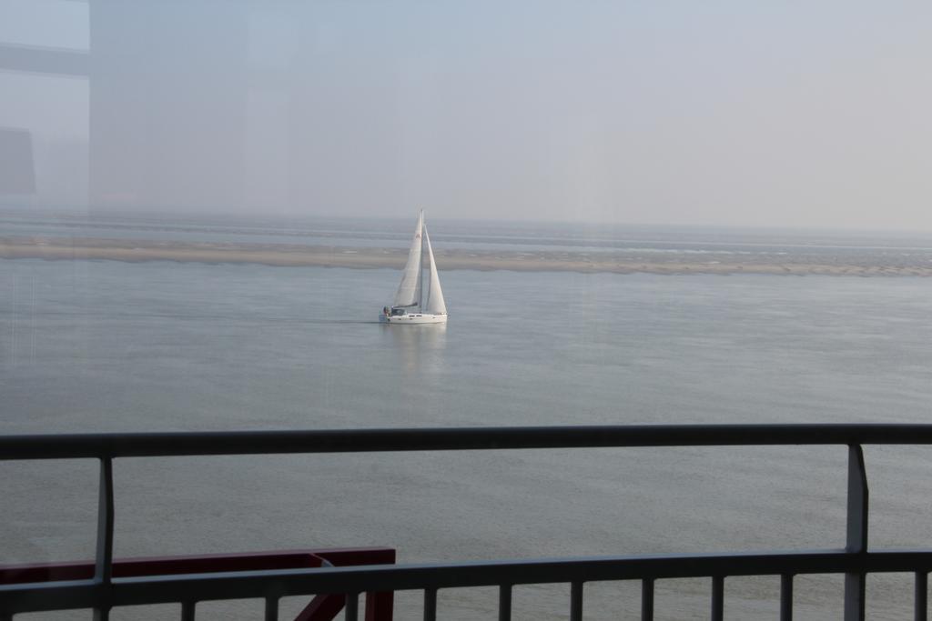 Port Scaldis Apartment Брескенс Екстериор снимка